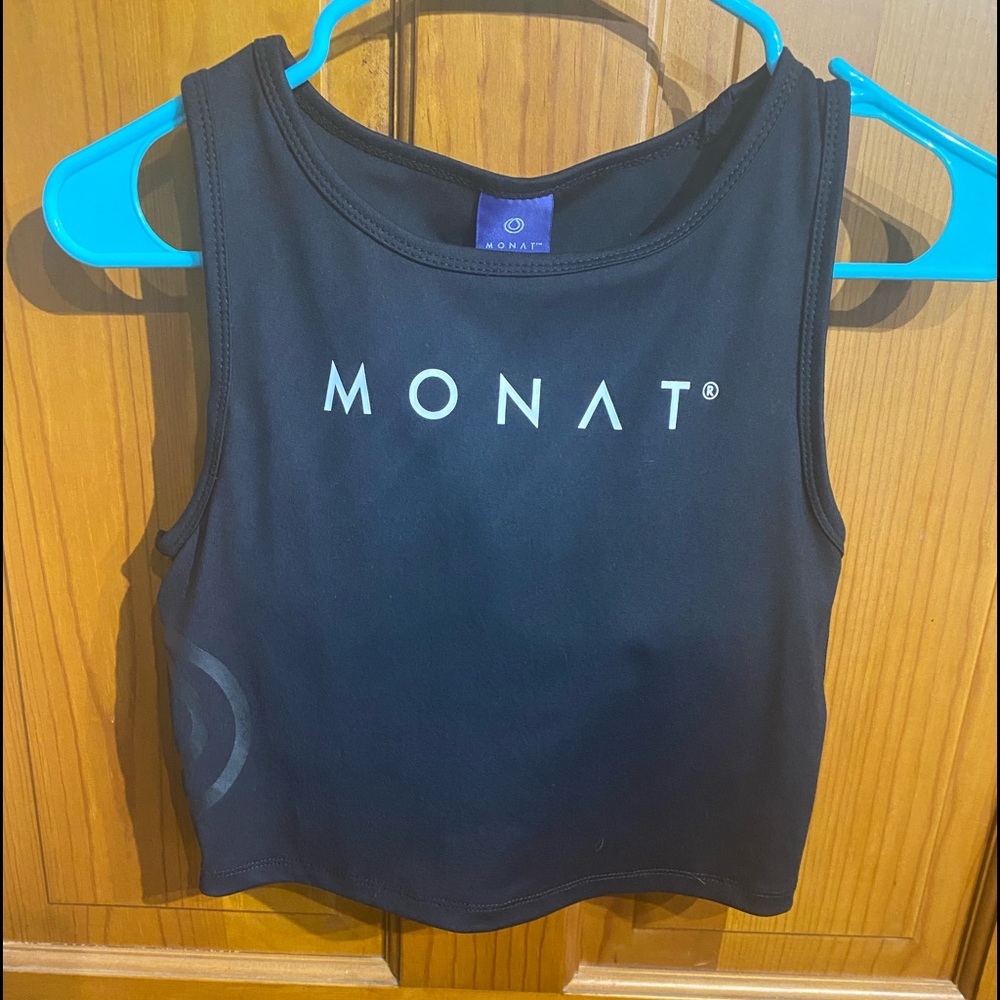 Monat athletic top